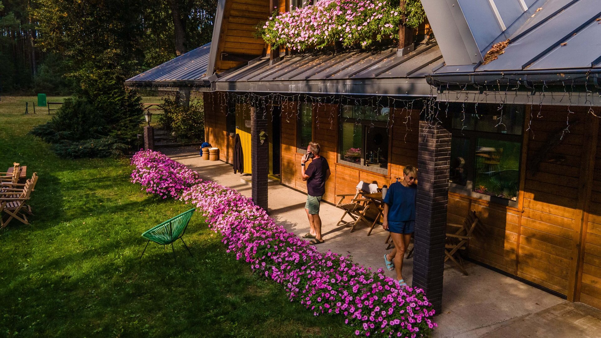 dom nad jeziorem Lustro Wody